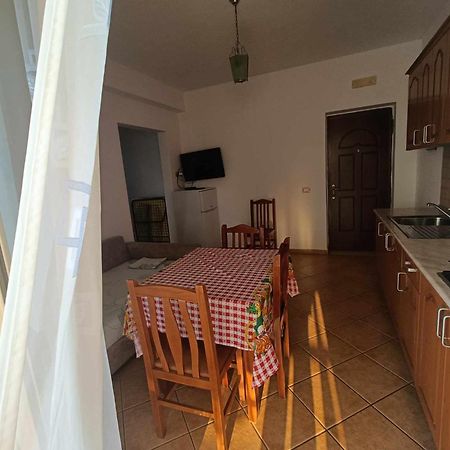 Alti Holiday Apartments One أوريكوم المظهر الخارجي الصورة